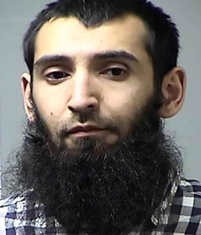 As redes de televisão americanas identificaram o suspeito como Sayfullo Saipov, um homem do Uzbequistão de 29 anos que vive em Tampa na Flórida desde 2011AFP PHOTO / ST. CHARLES COUNTY DEPT. OF CORRECTIONS As redes de televisão americanas identificaram o suspeito como Sayfullo Saipov, um homem do Uzbequistão de 29 anos que vive em Tampa na Flórida desde 2011AFP PHOTO / ST. CHARLES COUNTY DEPT. OF CORRECTIONS