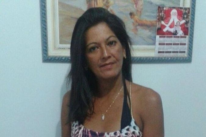 Edna Maria de Sousa » Tinha 41 anos » Era catadora de material reciclável » Deixou seis filhos, de 13, 15, 18, 20, 22 e 24 anos » Morta a facadas » Caso registrado na Quadra 307 de Samambaia Sul(foto: Arquivo Pessoal) Edna Maria de Sousa » Tinha 41 anos » Era catadora de material reciclável » Deixou seis filhos, de 13, 15, 18, 20, 22 e 24 anos » Morta a facadas » Caso registrado na Quadra 307 de Samambaia Sul(foto: Arquivo Pessoal)