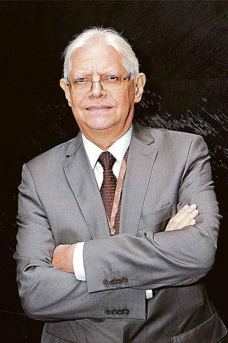 Ubiracy Fonsêca, presidente da Abicab: 'Aumentar o percentual de cacau no chocolate sem ter uma produção nacional satisfatória vai servir para atender os países produtores, que vão ficar bem satisfeitos' (foto: Abicab/Divulgação ) Ubiracy Fonsêca, presidente da Abicab: 'Aumentar o percentual de cacau no chocolate sem ter uma produção nacional satisfatória vai servir para atender os países produtores, que vão ficar bem satisfeitos' (foto: Abicab/Divulgação )