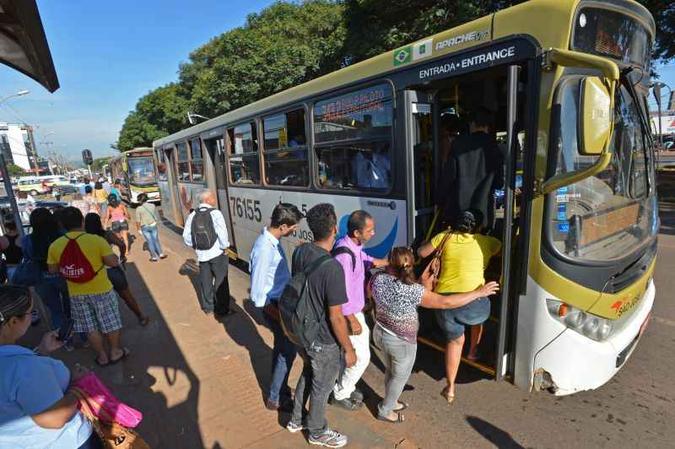 O DFTrans vai implantar outras adequações em algumas linhas de ônibus da cidade (foto: Gustavo Moreno/CB/D.A Press) O DFTrans vai implantar outras adequações em algumas linhas de ônibus da cidade (foto: Gustavo Moreno/CB/D.A Press)