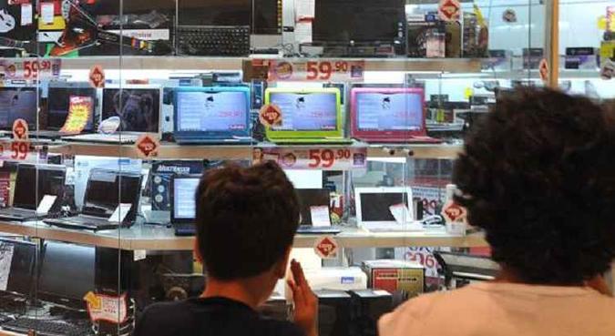 Taxa básica de juros, hoje em 7% ao ano, pode cair para 6,75% em fevereiro, o que beneficiará o consumo.(foto: Marcello Casal Jr/Agência Brasil) Taxa básica de juros, hoje em 7% ao ano, pode cair para 6,75% em fevereiro, o que beneficiará o consumo.(foto: Marcello Casal Jr/Agência Brasil)