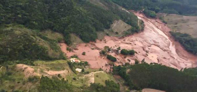 Reservatório da Samarco rompido em Mariana: colapso de estrutura considerada Reservatório da Samarco rompido em Mariana: colapso de estrutura considerada