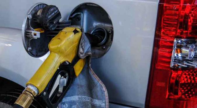 A alíquota atual de PIS-Cofins sobre o litro da gasolina é de R$ 0,38 por litro e o teto máximo permitido por lei para esse tributo é de R$ 0,79(foto: Bárbara Cabral/Esp. CB/D.A Press) A alíquota atual de PIS-Cofins sobre o litro da gasolina é de R$ 0,38 por litro e o teto máximo permitido por lei para esse tributo é de R$ 0,79(foto: Bárbara Cabral/Esp. CB/D.A Press)