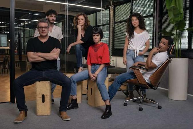 Elenco da série Onisciente conta com Carla Salle(foto: Rafael Morse/Netflix) Elenco da série Onisciente conta com Carla Salle(foto: Rafael Morse/Netflix)