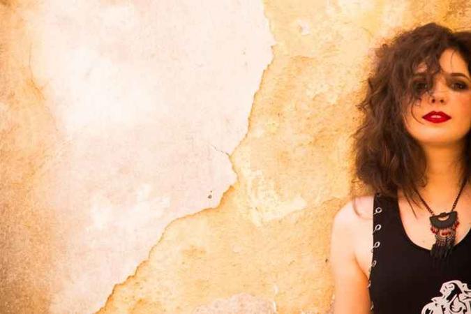 Atualmente, a cantora Ana Sucha está em turnê com seu álbum 'Inês'(foto: Bárbara Lopes/Divulgação) Atualmente, a cantora Ana Sucha está em turnê com seu álbum 'Inês'(foto: Bárbara Lopes/Divulgação)