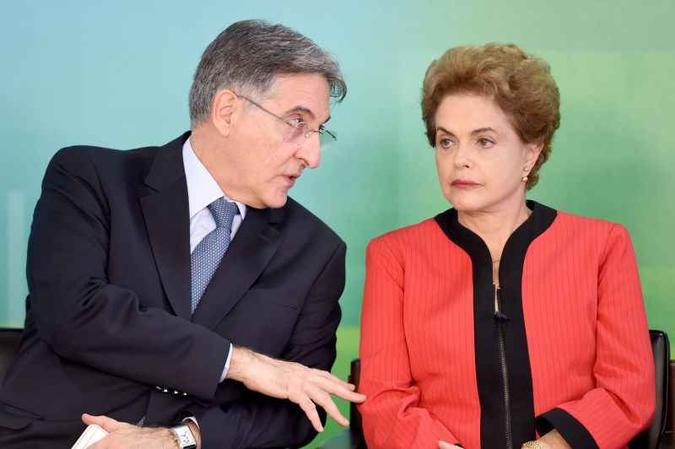 Por ora, Dilma rejeita a ideia de assumir a candidatura a governadora(foto: Evaristo Sa/AFP) Por ora, Dilma rejeita a ideia de assumir a candidatura a governadora(foto: Evaristo Sa/AFP)