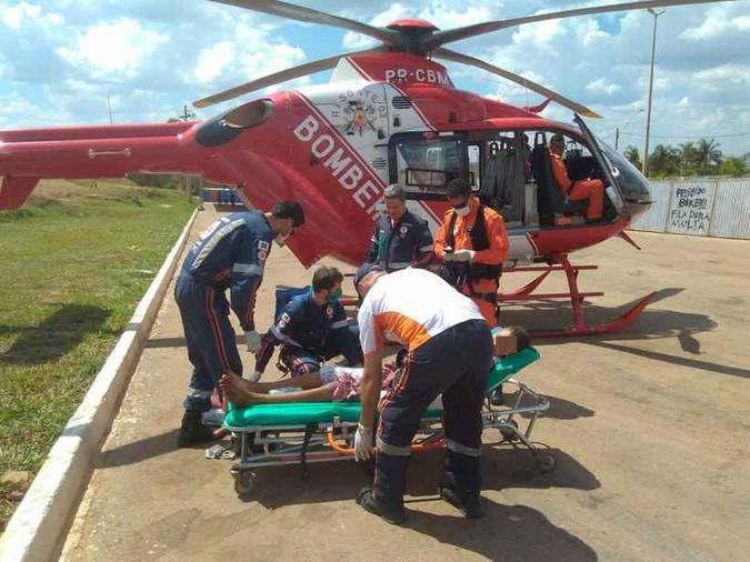 O adolescente de 17 anos foi socorrido em estado grave e levado para o Hospital de Base(foto: Divulgação/CBMDF) O adolescente de 17 anos foi socorrido em estado grave e levado para o Hospital de Base(foto: Divulgação/CBMDF)