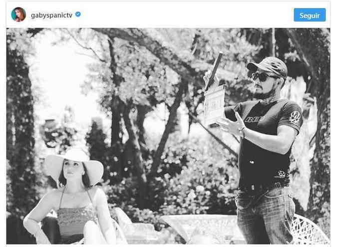 A atriz publicou a foto no Instagram, mas não revelou muitos detalhes(foto: Instagram/Divulgação) A atriz publicou a foto no Instagram, mas não revelou muitos detalhes(foto: Instagram/Divulgação)