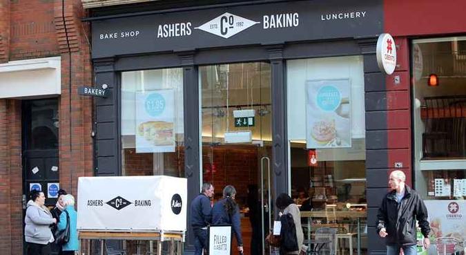 O principal tribunal britânico revogou um julgamento anterior que havia declarado a confeitaria 'Ashers Baking Company' culpada de discriminação(foto: Paul Faith/AFP) O principal tribunal britânico revogou um julgamento anterior que havia declarado a confeitaria 'Ashers Baking Company' culpada de discriminação(foto: Paul Faith/AFP)