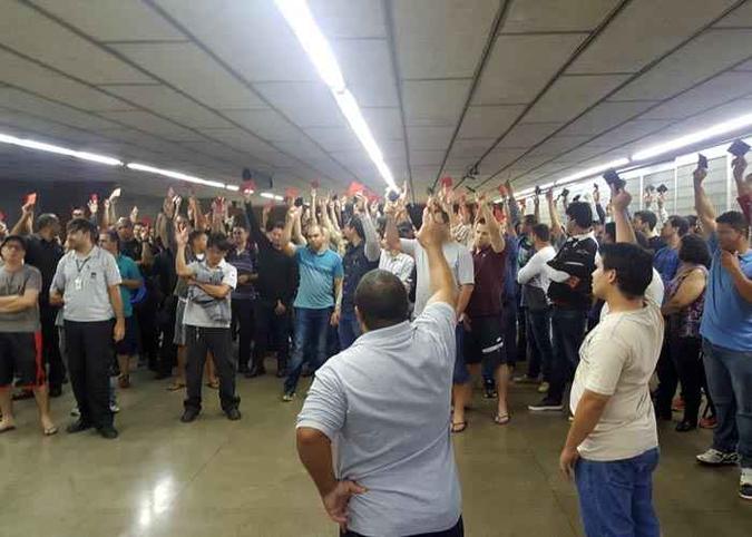 Assembleia do Sindmetrô, neste domingo (15/4) (foto: Sindmetrô ) Assembleia do Sindmetrô, neste domingo (15/4) (foto: Sindmetrô )
