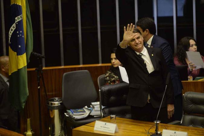 Bolsonaro chegou pouco antes das 10h ao Congresso e não conversou com os jornalistas(foto: Minervino Junior/CB/D.A Press) Bolsonaro chegou pouco antes das 10h ao Congresso e não conversou com os jornalistas(foto: Minervino Junior/CB/D.A Press)