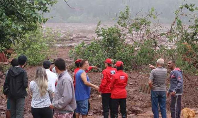 Cerca de 500 pessoas das forças de segurança trabalham no município atingido pela tragédia(foto: Renan Damasceno/ EM) Cerca de 500 pessoas das forças de segurança trabalham no município atingido pela tragédia(foto: Renan Damasceno/ EM)