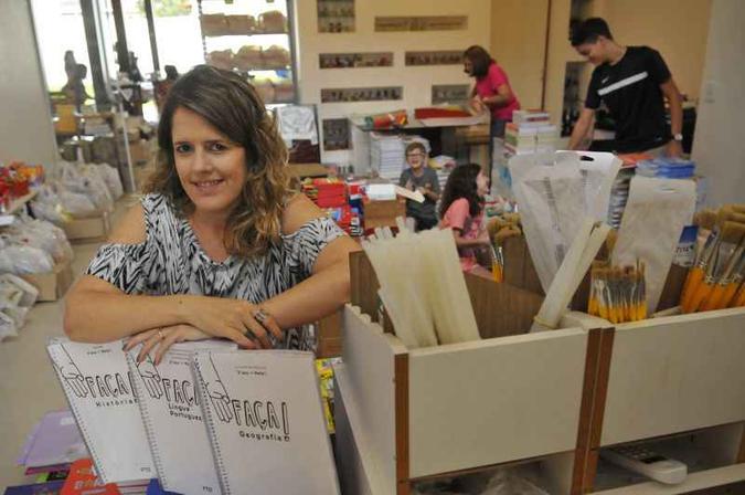 Rafaela Torres cobra R$ 60 para organizar compras coletivas de 715 mães e pais de alunos: Rafaela Torres cobra R$ 60 para organizar compras coletivas de 715 mães e pais de alunos: