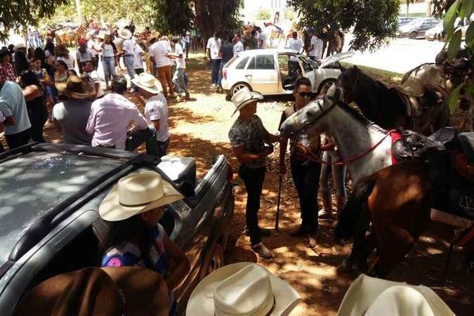 Cavalgada religiosa no Gama conta com festa tradicional, regada a churrasco e programação infantil(foto: Luís Nova/Esp. CB/D.A press) Cavalgada religiosa no Gama conta com festa tradicional, regada a churrasco e programação infantil(foto: Luís Nova/Esp. CB/D.A press)