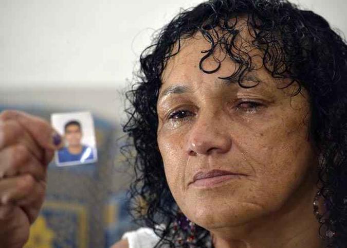 Mãe espera passar o Natal em casa com o filho, que é deficiente mental (foto: Marcelo Ferreira/CB/D.A Press ) Mãe espera passar o Natal em casa com o filho, que é deficiente mental (foto: Marcelo Ferreira/CB/D.A Press )