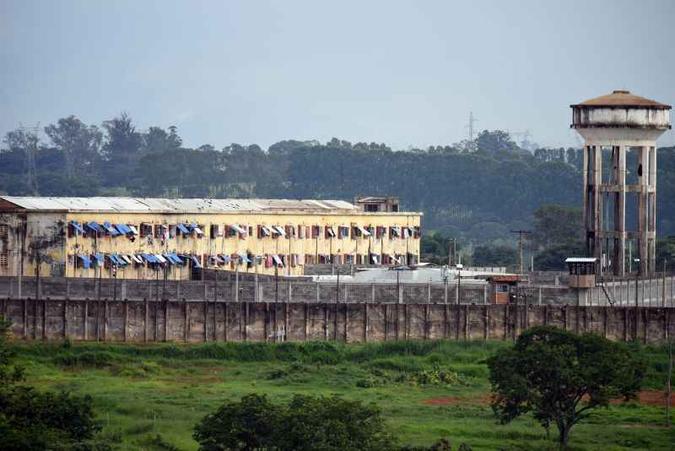 No Complexo Penitenciário de Aparecida de Goiânia, 87 internos do semiaberto, dos mais de 200 fugiram, ainda não retornaram ou foram recapturados(foto: Ed Alves/CB/D.A Press ) No Complexo Penitenciário de Aparecida de Goiânia, 87 internos do semiaberto, dos mais de 200 fugiram, ainda não retornaram ou foram recapturados(foto: Ed Alves/CB/D.A Press )