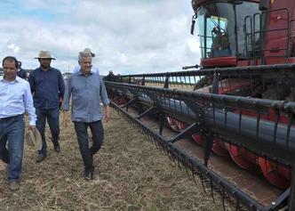 Rodrigo Rollemberg circulou ontem pela Fazenda Santa Rosa, na área rural de São Sebastião (foto: Gabriel Jabur/Agencia Bras?lia ) Rodrigo Rollemberg circulou ontem pela Fazenda Santa Rosa, na área rural de São Sebastião (foto: Gabriel Jabur/Agencia Bras?lia )