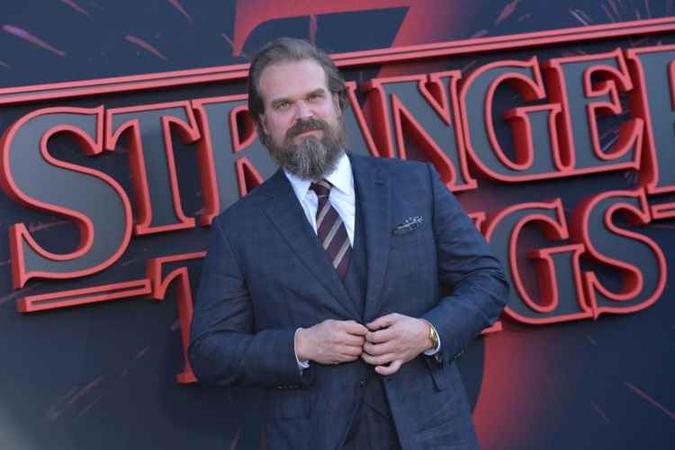 David Harbour renova contrato com a Netflix para a 4ª temporada de 'Stranger things' (foto: CHRIS DELMAS/Divulgação ) David Harbour renova contrato com a Netflix para a 4ª temporada de 'Stranger things' (foto: CHRIS DELMAS/Divulgação )