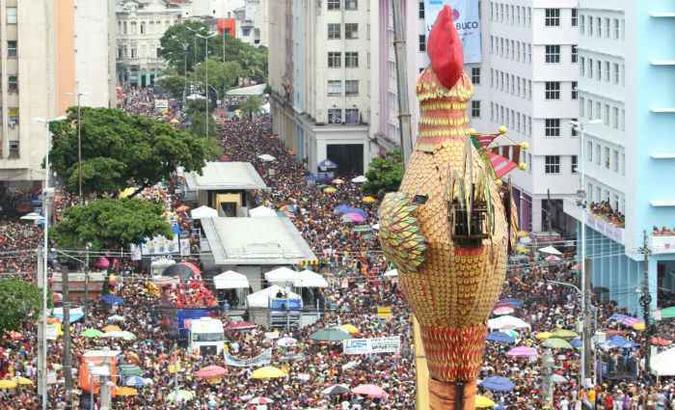 Seis alegorias fizeram alusão às principais manifestações culturais do estado, antigos carnavais e compositores com o tema Seis alegorias fizeram alusão às principais manifestações culturais do estado, antigos carnavais e compositores com o tema
