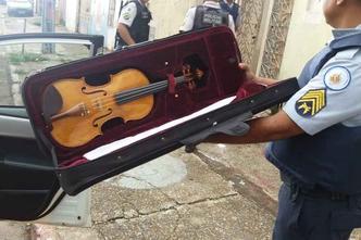 Violino estava anunciado em site de vendas(foto: Divulgação / PMDF) Violino estava anunciado em site de vendas(foto: Divulgação / PMDF)