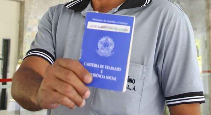O número de trabalhadores também caiu em comparação com o trimestre imediatamente anterior(foto: Barbara Cabral/Esp. CB/D.A Press)