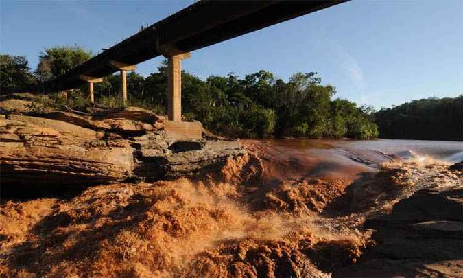 Ponte Queimada, na área de amortecimento da reserva, foi um dos locais mais afetados pela lama de rejeitos(foto: Beto Novaes/EM/D.A Press) Ponte Queimada, na área de amortecimento da reserva, foi um dos locais mais afetados pela lama de rejeitos(foto: Beto Novaes/EM/D.A Press)