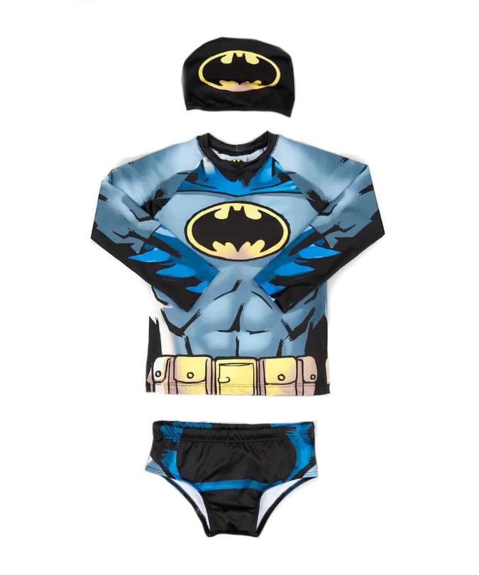 Conjunto blusa e sunga do Batman, da C&A (R$ 89,99) Conjunto blusa e sunga do Batman, da C&A (R$ 89,99)