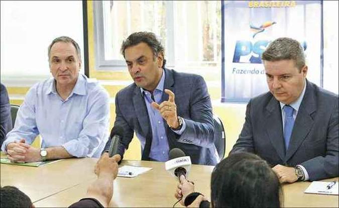 O ambientalista Fabio Feldmann (E), que vai integrar o time de Aécio, reuniu-se com o pré-candidato tucano e com Anastasia (foto: Igor Estrela/OrbitroNews) O ambientalista Fabio Feldmann (E), que vai integrar o time de Aécio, reuniu-se com o pré-candidato tucano e com Anastasia (foto: Igor Estrela/OrbitroNews)