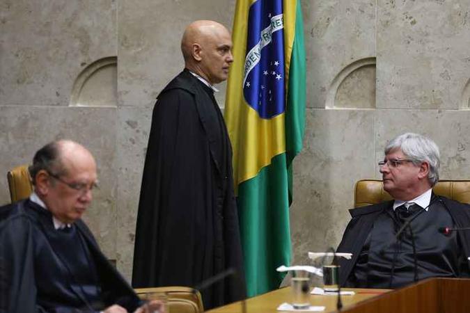 Gilmar Mendes (esq.), Alexandre de Moraes e Rodrigo Janot, em março de 2017(foto: Fabio Rodrigues Pozzebom/Agência Brasil) Gilmar Mendes (esq.), Alexandre de Moraes e Rodrigo Janot, em março de 2017(foto: Fabio Rodrigues Pozzebom/Agência Brasil)