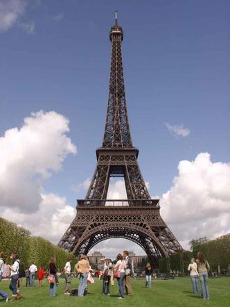 Torre Eiffel, um dos símbolos da cidade(foto: Carlos Altman/EM/D.A Press) Torre Eiffel, um dos símbolos da cidade(foto: Carlos Altman/EM/D.A Press)