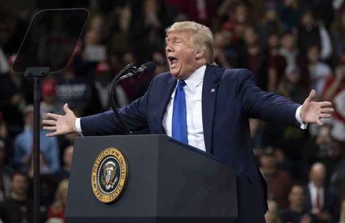 O presidente dos Estados Unidos vai ser julgado por 100 senadores.(foto: SAUL LOEB / AFP) O presidente dos Estados Unidos vai ser julgado por 100 senadores.(foto: SAUL LOEB / AFP)
