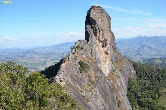A Pedra do Baú, no Parque Estadual de Campos do Jodrão, exige uma caminhada intensa(foto: Pellufa/Flickr) A Pedra do Baú, no Parque Estadual de Campos do Jodrão, exige uma caminhada intensa(foto: Pellufa/Flickr)
