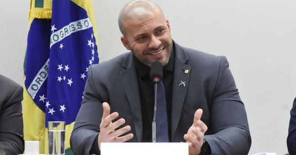 Deputado federal Daniel Silveira, do PSL, é alvo de ...