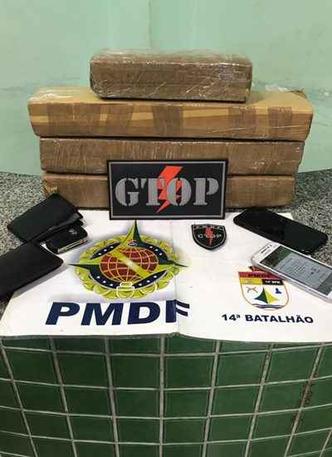 Drogas apreendidas na ação policial(foto: PMDF/Divulgação) Drogas apreendidas na ação policial(foto: PMDF/Divulgação)