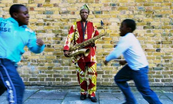 As batidas dançantes do afrobeat se espalharam por todos os continentes(foto: Press Pic/Divulgação) As batidas dançantes do afrobeat se espalharam por todos os continentes(foto: Press Pic/Divulgação)