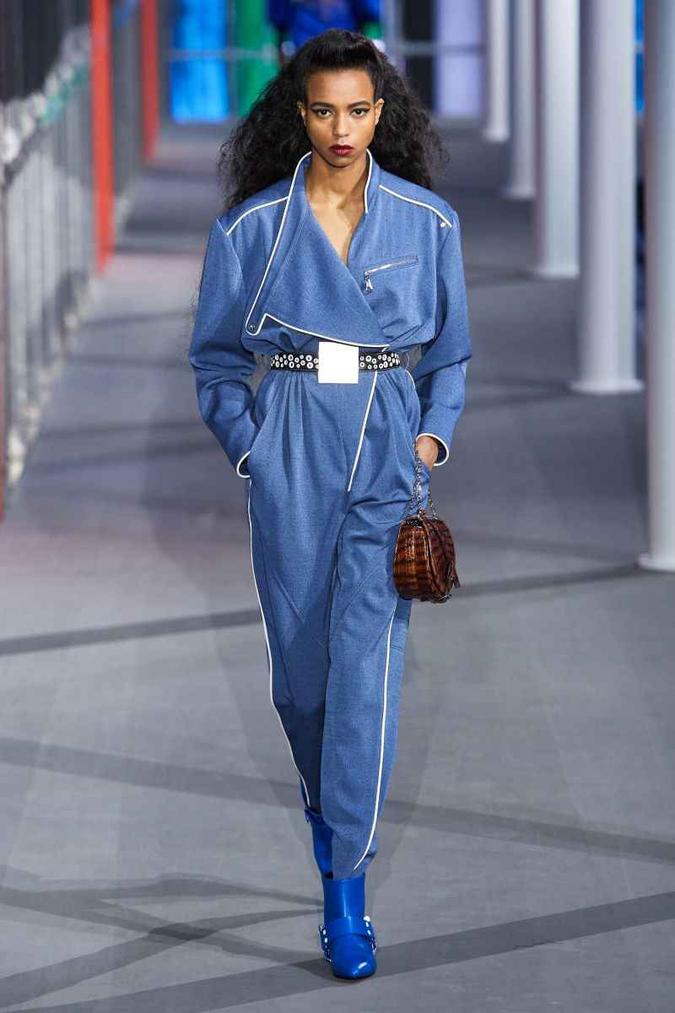 Athleisure discreto no desfile da Louis Vuitton de outono 2019(foto: Fillipo fior go runway/Divulgacao) Athleisure discreto no desfile da Louis Vuitton de outono 2019(foto: Fillipo fior go runway/Divulgacao)