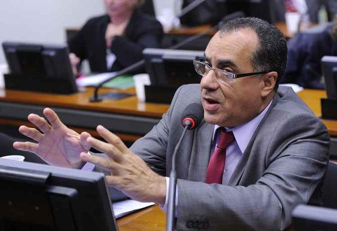 Celso Jacob está preso por falsificação de documento público e dispensa irregular de licitação(foto: Lucio Bernardo Jr./Camara dos Deputados) Celso Jacob está preso por falsificação de documento público e dispensa irregular de licitação(foto: Lucio Bernardo Jr./Camara dos Deputados)