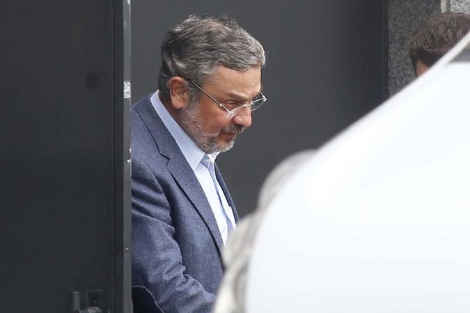 Palocci está preso em Curitiba desde setembro de 2016, quando foi alvo da 35ª fase da Lava-Jato, a Operação Omertà(foto: Marcos Bezerra/Futura Press) Palocci está preso em Curitiba desde setembro de 2016, quando foi alvo da 35ª fase da Lava-Jato, a Operação Omertà(foto: Marcos Bezerra/Futura Press)