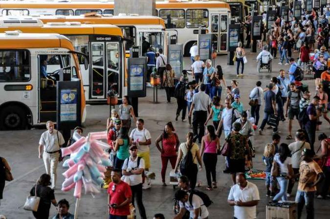 Número de usuários de ônibus cai 35,6% nas duas últimas décadas(foto: Barbara Cabral/Esp. CB/D.A Press) Número de usuários de ônibus cai 35,6% nas duas últimas décadas(foto: Barbara Cabral/Esp. CB/D.A Press)