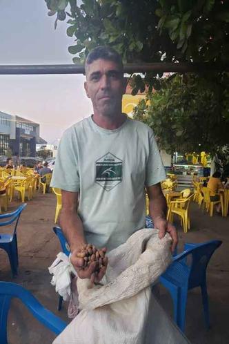Comerciante Eduardo Daniel, 47, diz que, se pudesse, compraria o PDS(foto: Thais Umbelino/Esp.CB) Comerciante Eduardo Daniel, 47, diz que, se pudesse, compraria o PDS(foto: Thais Umbelino/Esp.CB)