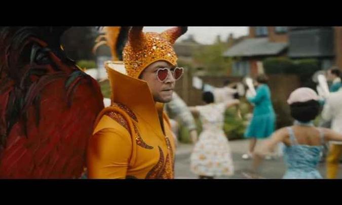 Taron Egerton é Elthon John em Rocketman(foto: Paramount Pictures/Divulgação) Taron Egerton é Elthon John em Rocketman(foto: Paramount Pictures/Divulgação)