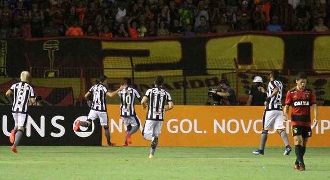 O Sport perdeu com um placar de 2x1 para o time carioca, jogando no próprio estádio, na Ilha do Retiro(foto: Roberto Ramos/Diário de Pernambuco ) O Sport perdeu com um placar de 2x1 para o time carioca, jogando no próprio estádio, na Ilha do Retiro(foto: Roberto Ramos/Diário de Pernambuco )