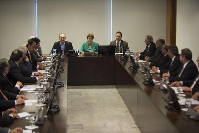 Marcelo Camargo/Agência Brasil(foto: A presidenta Dilma Rousseff recebe dirigentes de clubes brasileiros de futebol, no Palácio do Planalto) Marcelo Camargo/Agência Brasil(foto: A presidenta Dilma Rousseff recebe dirigentes de clubes brasileiros de futebol, no Palácio do Planalto)