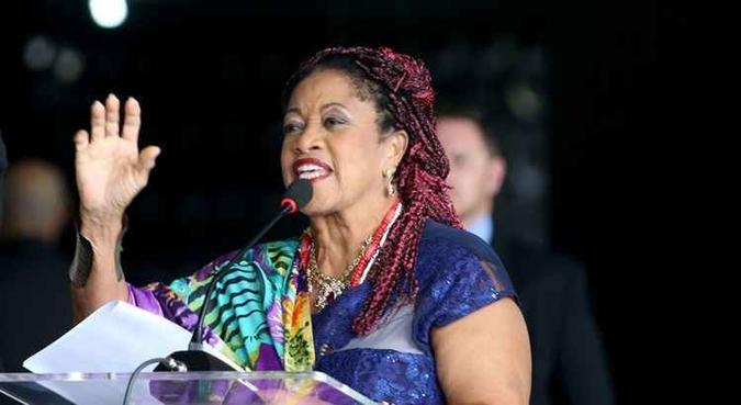 A ministra dos Direitos Humanos, Luislinda Valois, afirmou que a portaria não pode passar por cima do Código Penal e da Constituição e pretende conversar com Temer sobre o assunto(foto: Wilson Dias/Agência Brasil ) A ministra dos Direitos Humanos, Luislinda Valois, afirmou que a portaria não pode passar por cima do Código Penal e da Constituição e pretende conversar com Temer sobre o assunto(foto: Wilson Dias/Agência Brasil )