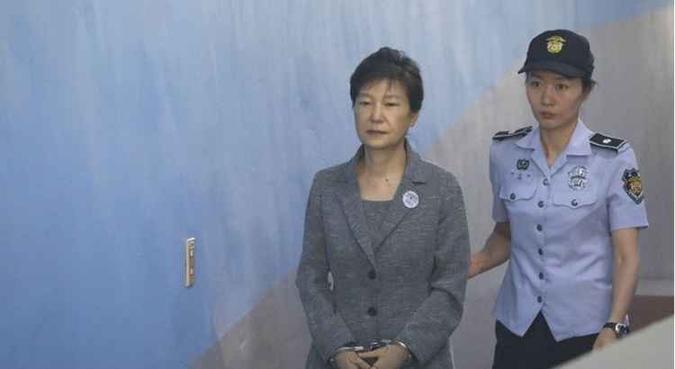 Park, primeiro caso de um chefe de Estado a sofrer impeachment na Coreia do Sul, está em prisão provisória há quase um ano(foto: Kim Hong-Ji/AFP ) Park, primeiro caso de um chefe de Estado a sofrer impeachment na Coreia do Sul, está em prisão provisória há quase um ano(foto: Kim Hong-Ji/AFP )