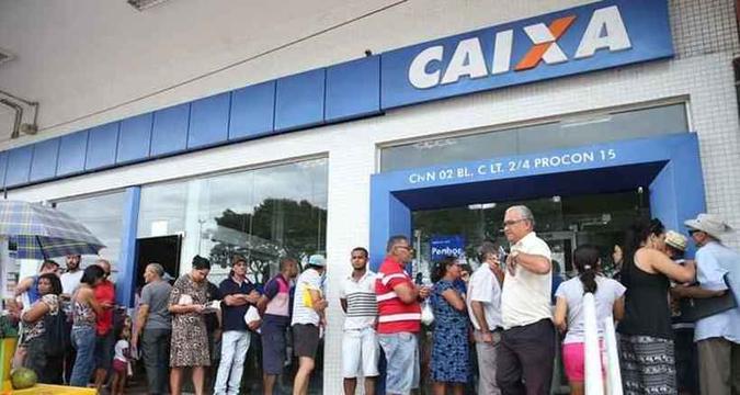 Saques beneficiarão 28,7 milhões de pessoas que receberão R$ 34,3 bilhões no Banco do Brasil e na Caixa Econômica Federal(foto: Antonio Cruz/ Agência Brasil) Saques beneficiarão 28,7 milhões de pessoas que receberão R$ 34,3 bilhões no Banco do Brasil e na Caixa Econômica Federal(foto: Antonio Cruz/ Agência Brasil)