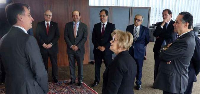Presidente do TSE recebe Jair Bolsonaro em visita ao gabinete da ministra Rosa Weber e contou com a presença de ministros da Corte e de outras autoridades(foto: TSE/divulgação) Presidente do TSE recebe Jair Bolsonaro em visita ao gabinete da ministra Rosa Weber e contou com a presença de ministros da Corte e de outras autoridades(foto: TSE/divulgação)