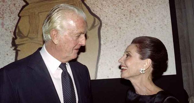 Givenchy era conhecido por sua colaboração com a renomada atriz Audrey Hepburn(foto: PIERRE GUILLAUD / AFP) Givenchy era conhecido por sua colaboração com a renomada atriz Audrey Hepburn(foto: PIERRE GUILLAUD / AFP)