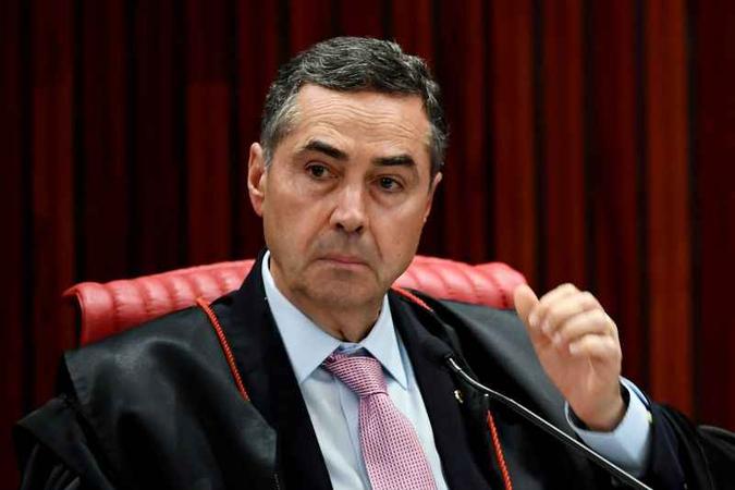 Em decisão desta segunda-feira, Barroso aceitou os pedidos do Partido dos Trabalhadores (PT) e do Partido Comunista do Brasil (PCdoB) para participem do processo(foto: Evaristo Sa/AFP) Em decisão desta segunda-feira, Barroso aceitou os pedidos do Partido dos Trabalhadores (PT) e do Partido Comunista do Brasil (PCdoB) para participem do processo(foto: Evaristo Sa/AFP)