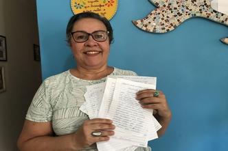 A professora guarda com carinho cartas de alunos do sistema penitenciário(foto: Geovana Oliveira/Esp. CB/D.A Press) A professora guarda com carinho cartas de alunos do sistema penitenciário(foto: Geovana Oliveira/Esp. CB/D.A Press)